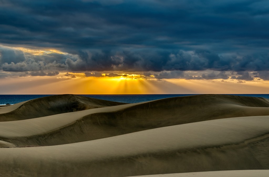 Zonsondergang zonsopkomst zonsopgang weer rijzende zon hdr avondschemering ochtendschemering horizon ochtend avond avondrood morgenrood